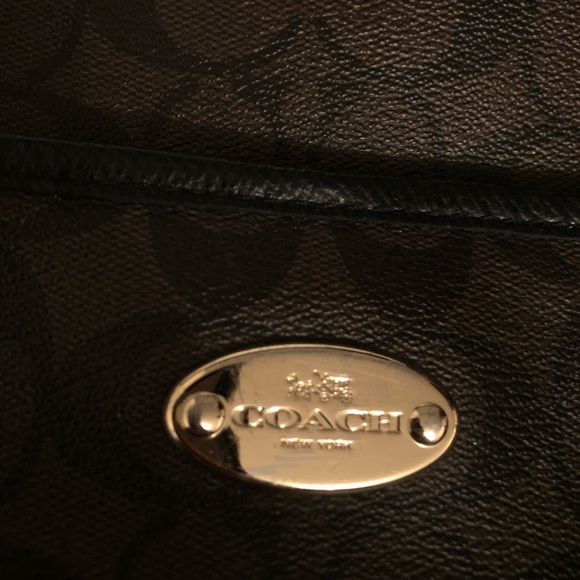 Coach purse (extra large and spacious!) - Picture 2 of 4